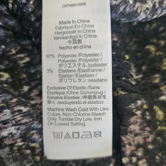 Hopewell Puff-Sleeve Crop Top in Blurred Ikat - Picture 3 of 5